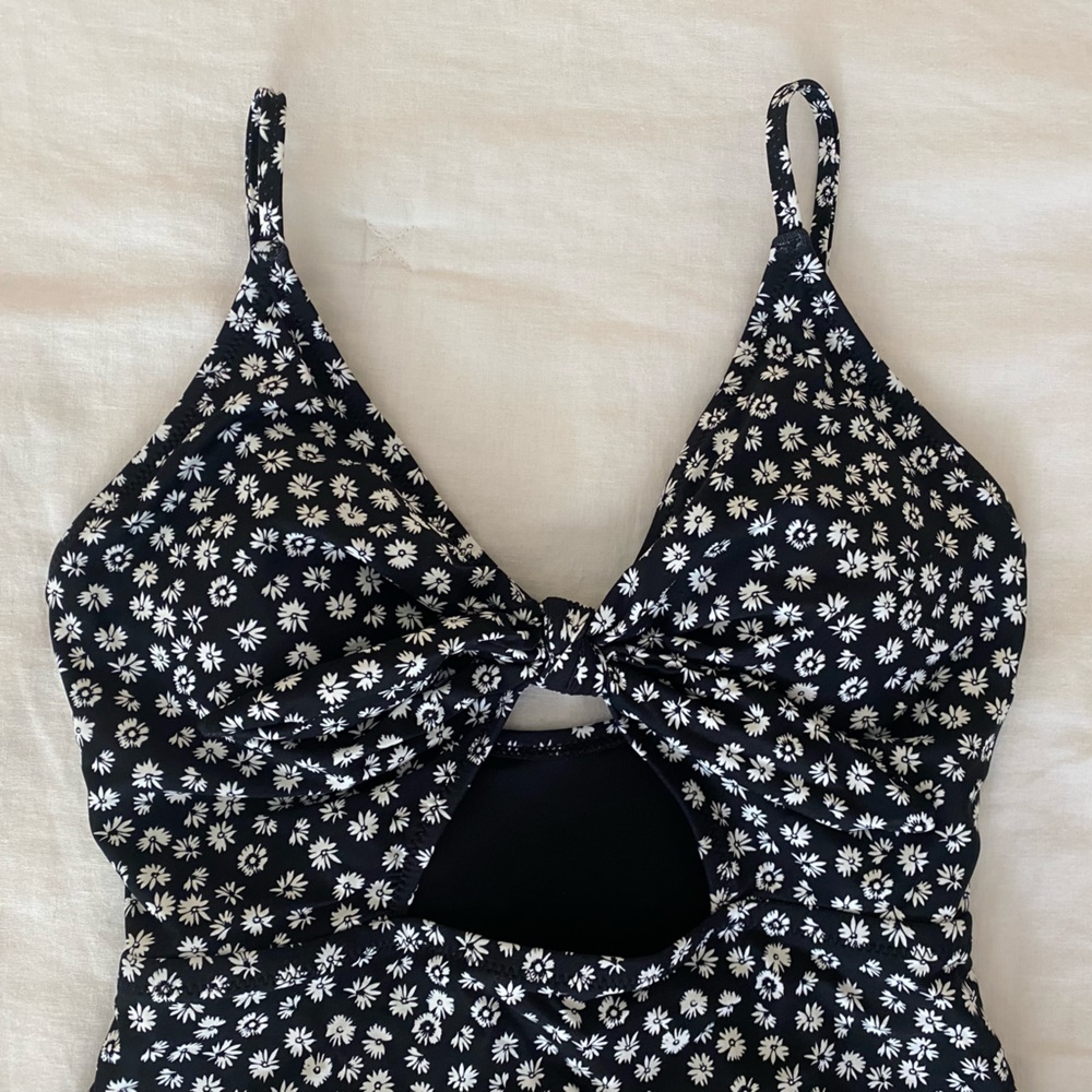 Gap XS one piece swimsuit
